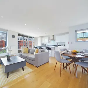  Apartment 2 Bed Executive Penthouse Near Liverpool Street Free Wifi By Aparts Großbritannien