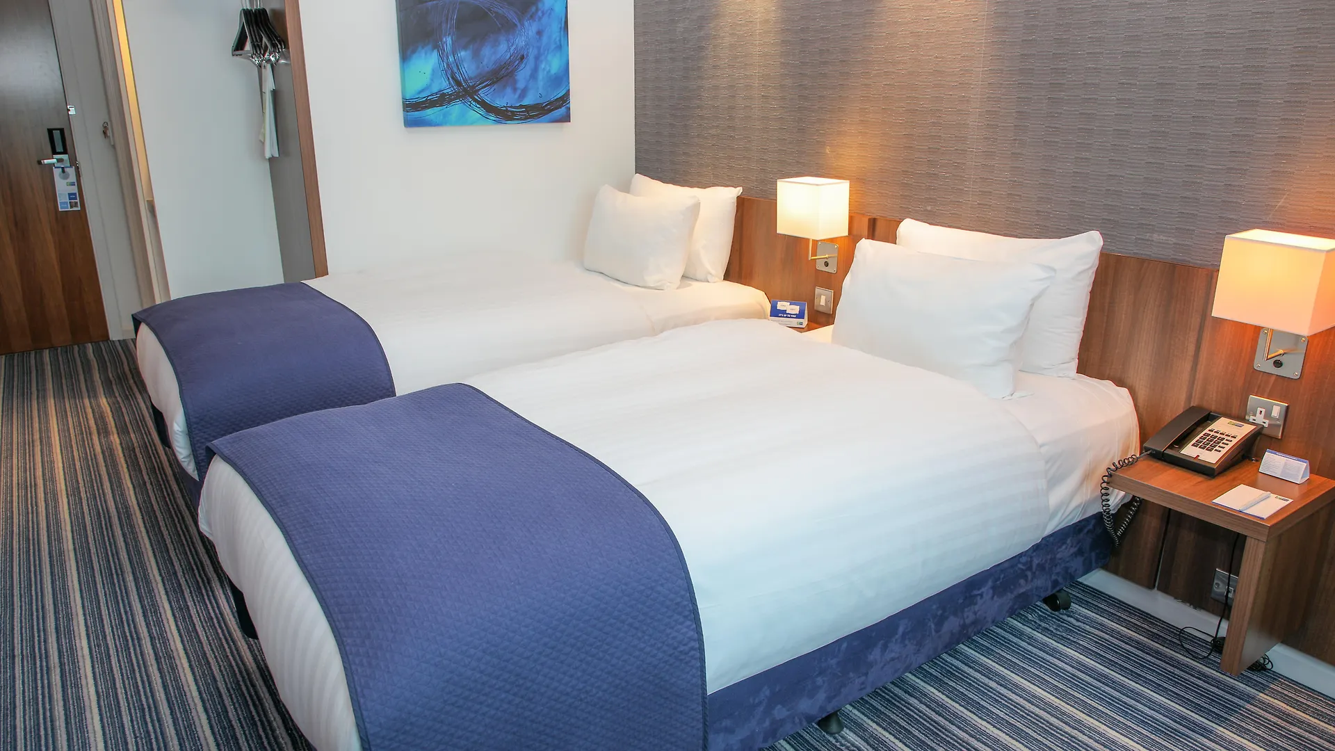 Holiday Inn Express London Heathrow T5 By Ihg Slough United Kingdom