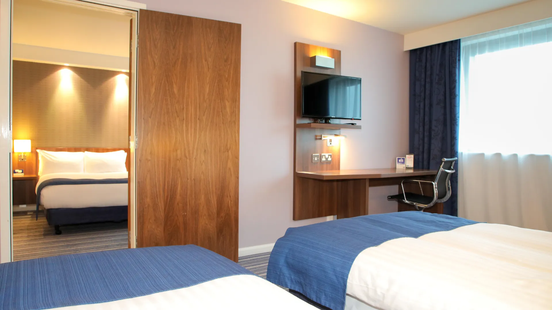 *** Hotel Holiday Inn Express London Heathrow T5 By Ihg Slough United Kingdom
