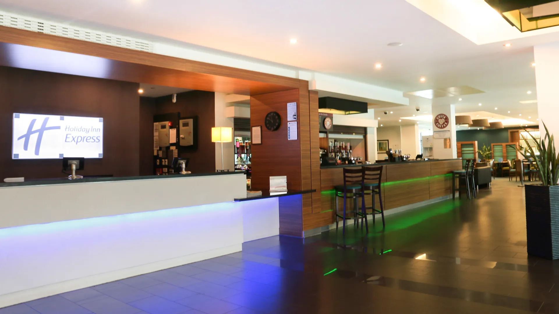 Hotel Holiday Inn Express London Heathrow T5 By Ihg Slough