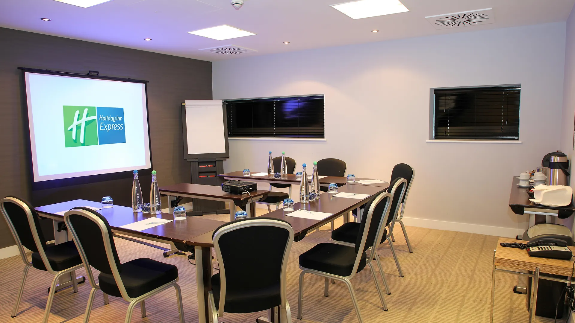 Hotel Holiday Inn Express London Heathrow T5 By Ihg Slough