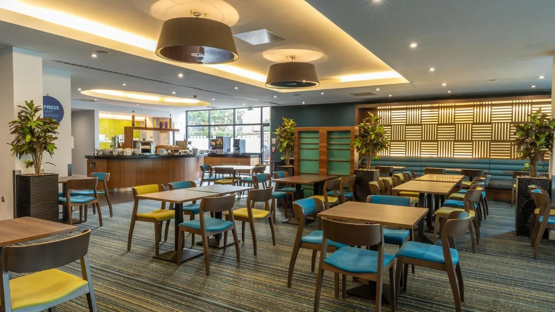 Holiday Inn Express London Heathrow T5 By Ihg Slough 3*,