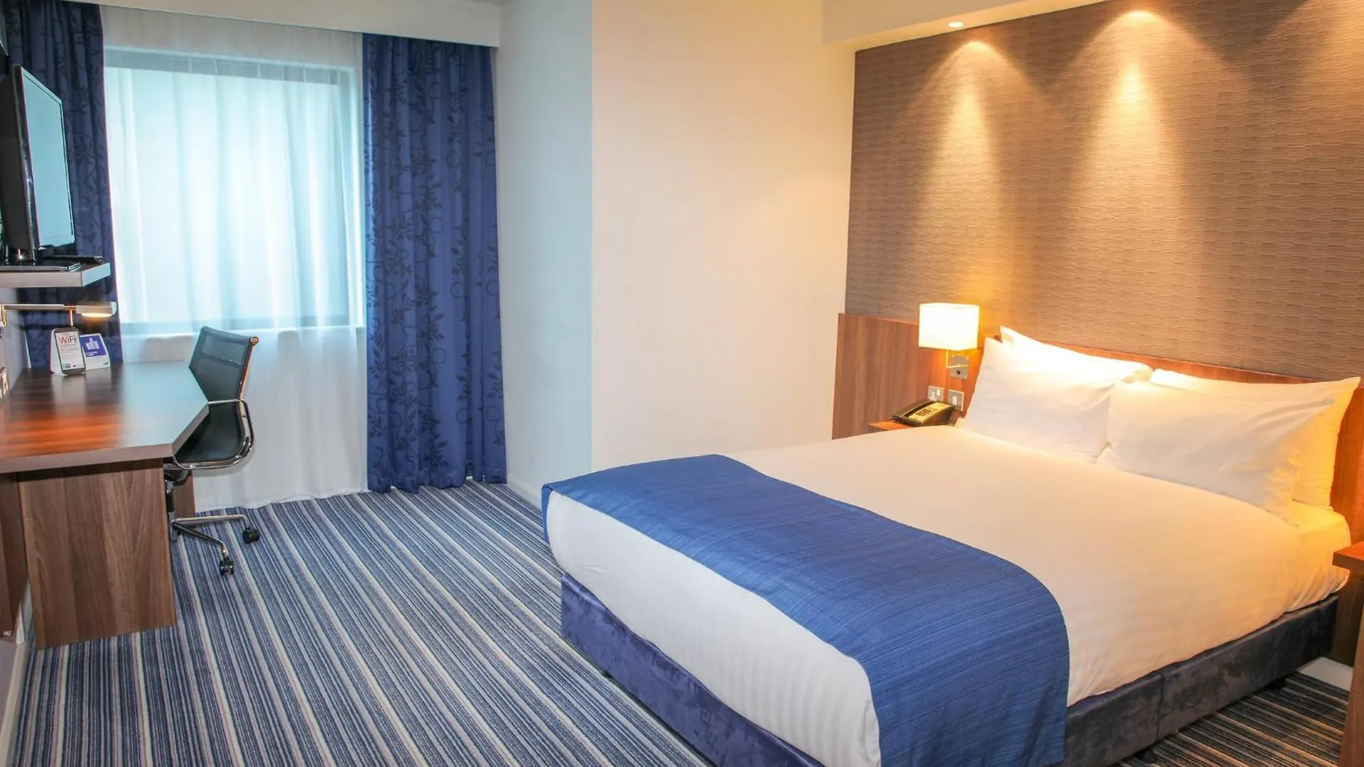 Holiday Inn Express London Heathrow T5 By Ihg Slough